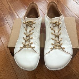 Vivobarefoot Geo Court III, nearly new! Ladies EU 43